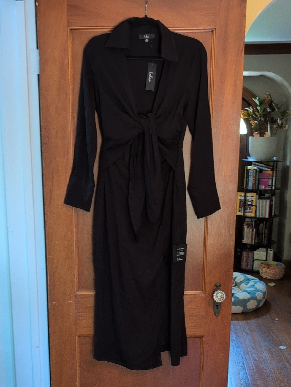 Lulu's Black Long Sleeve Tie-Front Maxi Dress
